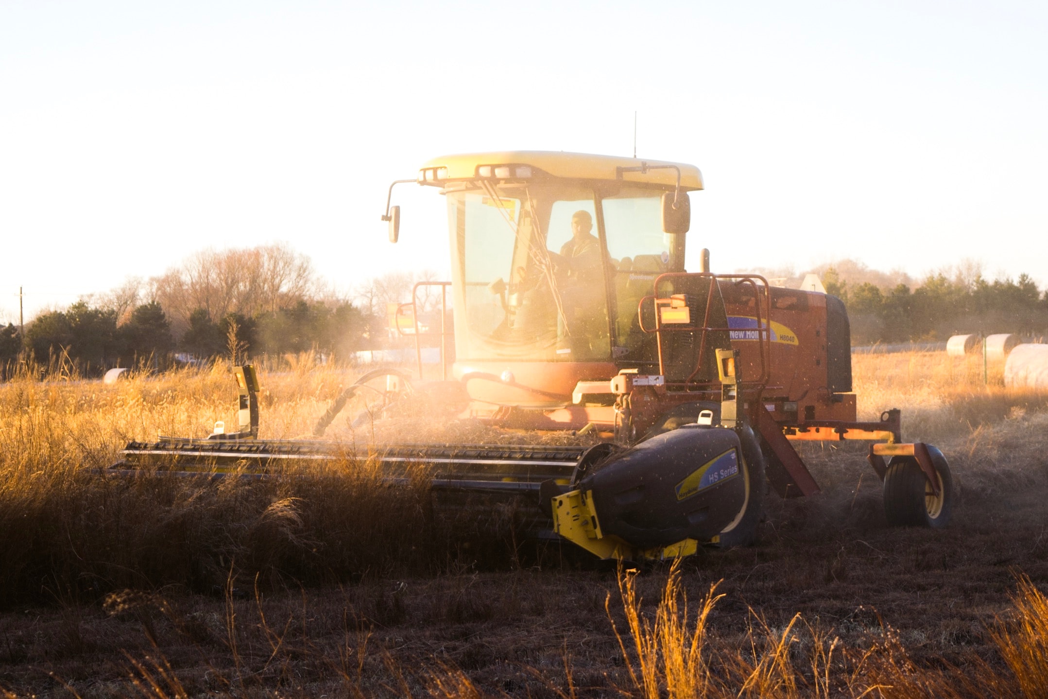 maszyna rolnicza w polu